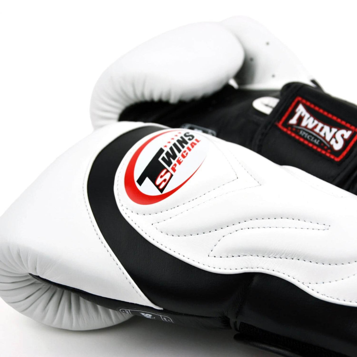 Twins BGVL6 Deluxe Sparring Gloves White/Black