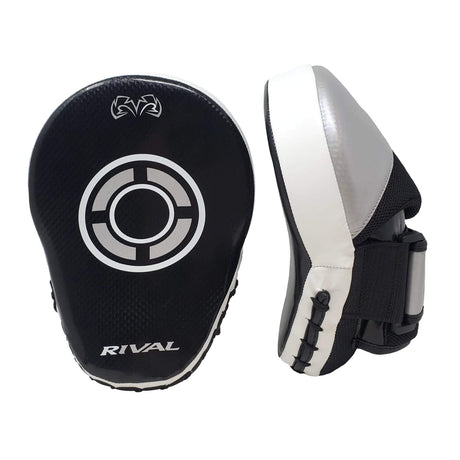 Curved hitting surface detail on RPM7 mitts